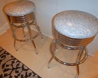 Great Retro stools.  Counter height.  Gray marble look upholstery.  Kitchen table and 4 chairs in kitchen match these stools