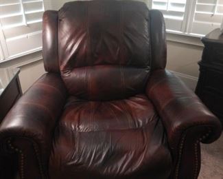 Gorgeous and comfortable Brown Leather power recliner