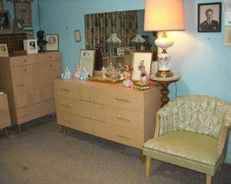 Mid-century full size bed, dresser, night stands and chest and all in very nice condition.
