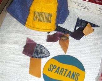 Spartan beanie, badges and pin