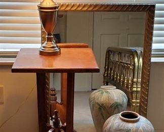 Atq Eastlake Table, Lamp 