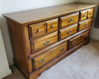 Vtg Knotty Pine Dresser