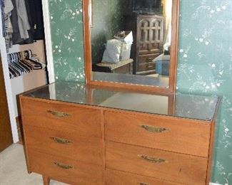 Lane Mid Century Modern Dresser with Mirror