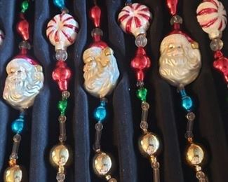 Thomas Pacconi glass  Santa garland