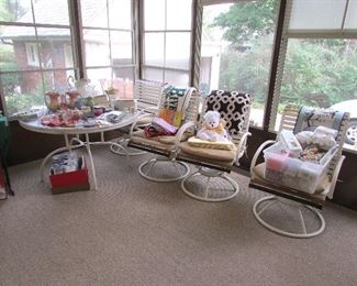 Glass Round Patio Table and 4 Chairs