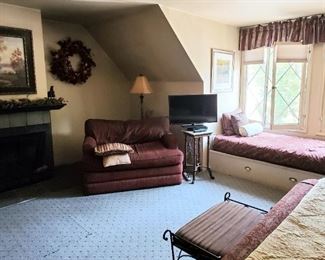 Love seat and Daybed