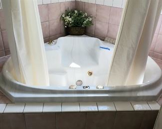 Jacuzzi Tub