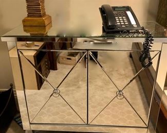 Single mirrored bedside table