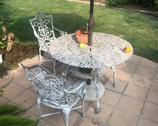 Outdoor Table with 4 Chairs