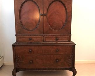 1920s man's chiffa-robe