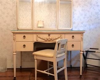 Romantic dressing table with chair