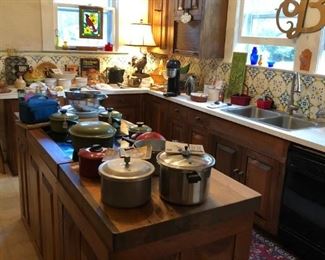 CLUB COOKWARE, KITCHEN DECOR/COLLECTABLES