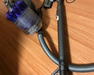Dyson cannister