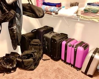 Suitcases, travel bags, etc.