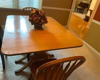 Dinning room table with 3 chairs