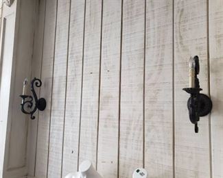 Lot 2 light fixtures