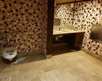 Contents of family bathroom