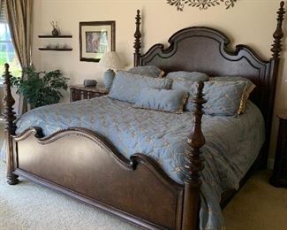 King Thomasville Poster Bed Set+2 large nightstands and armoire