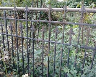 6 iron fence pieces