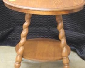 3220- Oak Table w/ Barley Twist