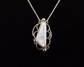 .925 Sterling Silver Mother of Pearl Pendant Necklace
