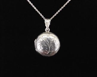 .925 Sterling Silver Etched Locket Pendant Necklace
