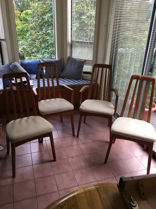 Midcentury Dining Chairs (comes with table)