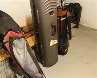 Golf clubs and Golf club carriers