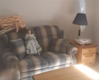 Flexsteel love seat and Oak coffee table