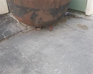 Cast Iron 3 legged pot