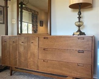 Vintage Mid Century American of Martinsville Dresser