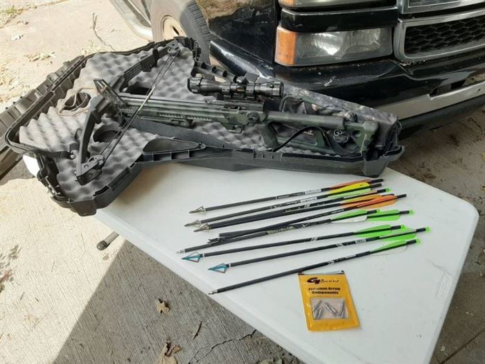 Horton Supermag Crossbow with Arrows and Case