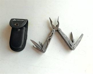 Multi-Tool with Case