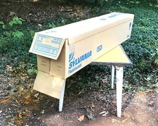 F40CW fluorescent lightbulbs