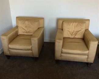 Chair in gold-colored silk and fruitwood feet.