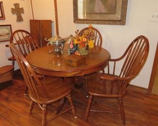 Kitchen Oak Table with 4 Chairs and 2 Leaves