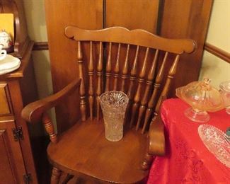 Maple Arm Chair and 3 Leaves