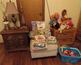 Nightstands - Lamps - Ottoman 