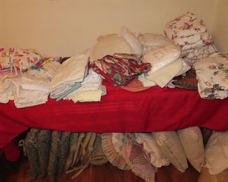 Linens - Dollies - Sheets - Decor Pillows