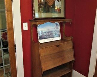 Vintage desk, great for students!