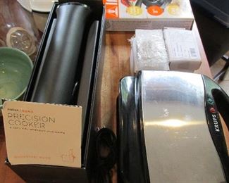 Sous-vide temperature cooker