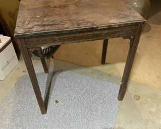 Fixer upper table