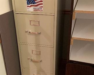 4 drawer file cabinet 
