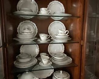 BELCREST CORSAGE GERMANY CHINA SERVICE FOR 8 PLUS