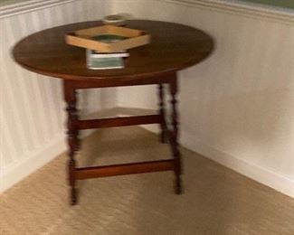 SOLID MAHOGANY TABLE