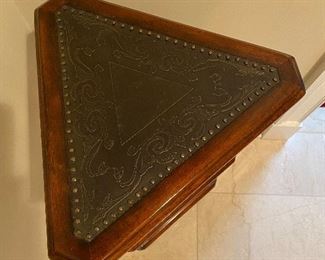 THEODORE ALEXANDER 3 TIER STAND