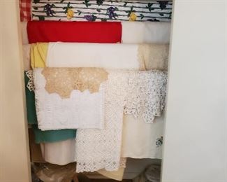 Linens & Table Decor