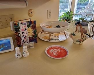 Lots of variety in kitchen items