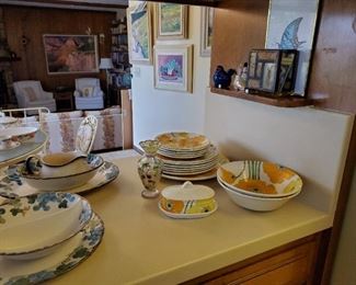 "Poppy Trail" by Metlox (15 pcs.) - Yellow/Orange