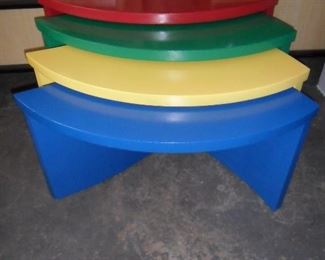 4 colorful nesting tables